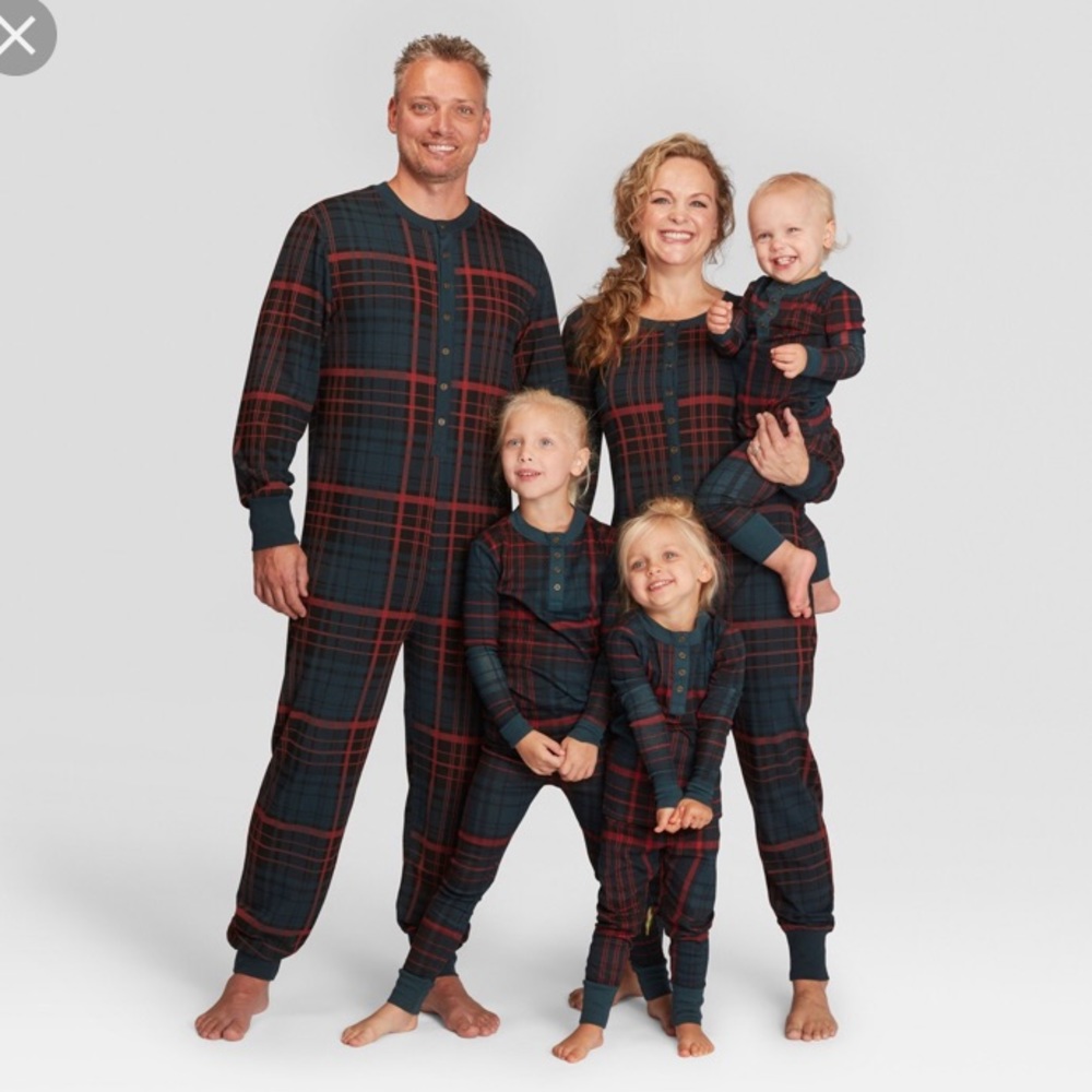 Set of 2 - Magnolia Christmas pajamas